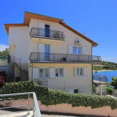 Apartment By The Sea Okrug Donji, Ciovo - 16657 Donji Okrug (Ciovo)